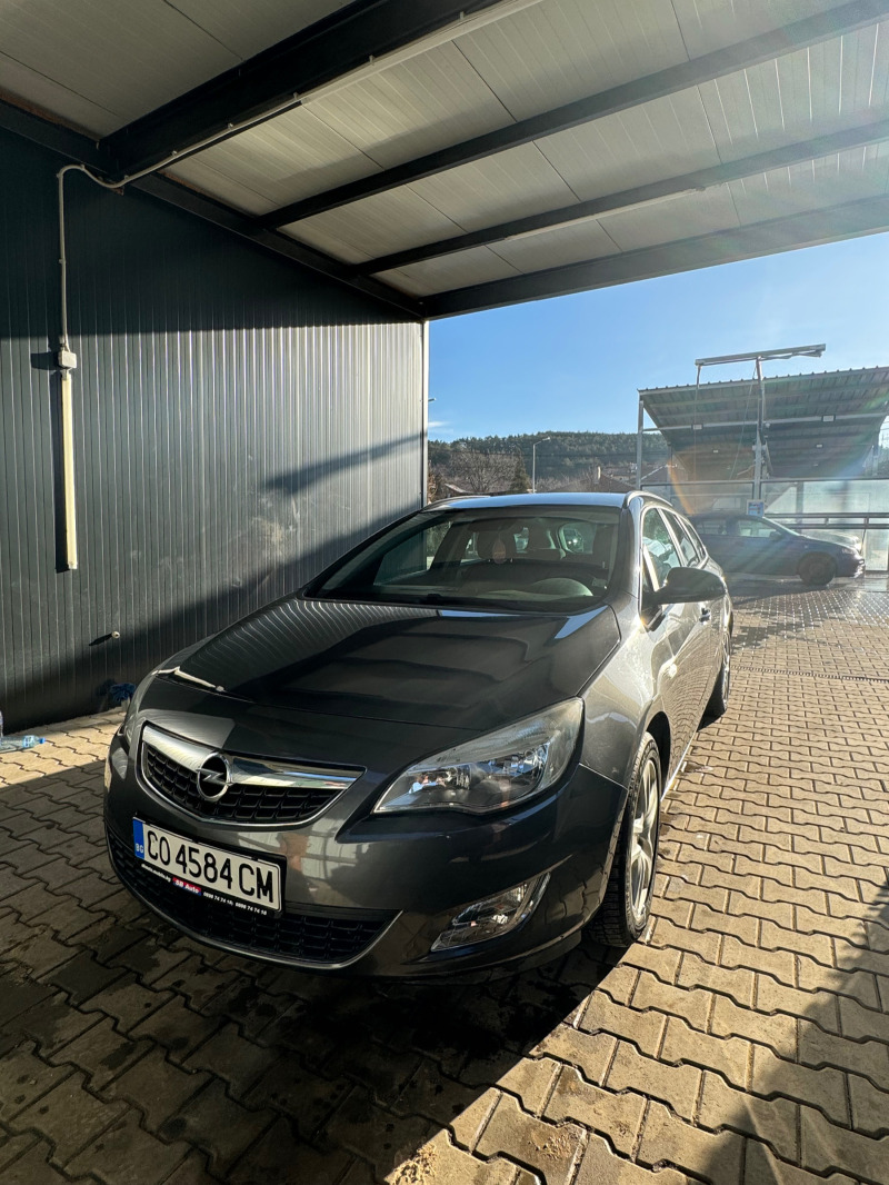 Opel Astra SPORTS TOURER 1.7 DCTI / EVRO 5 , снимка 1 - Автомобили и джипове - 46402202