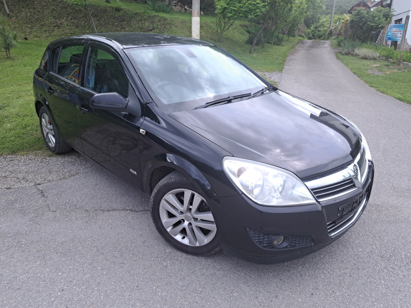 Opel Astra 1, 6 бензин 115коня на части , снимка 1 - Автомобили и джипове - 45375428