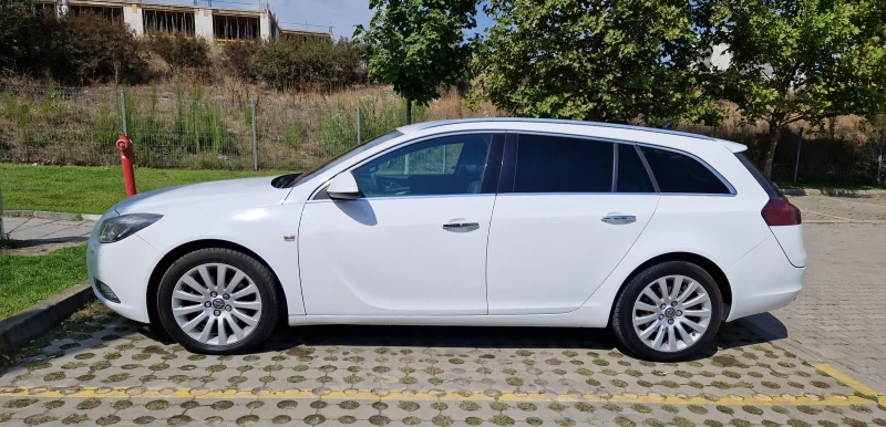 Opel Insignia 2.0 CDTI, снимка 2 - Автомобили и джипове - 47123458