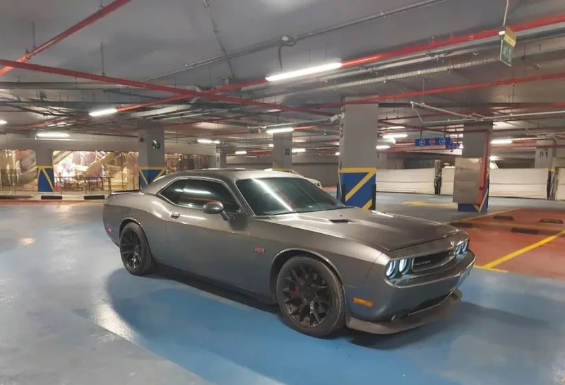 Dodge Challenger SRT, снимка 2 - Автомобили и джипове - 47493293