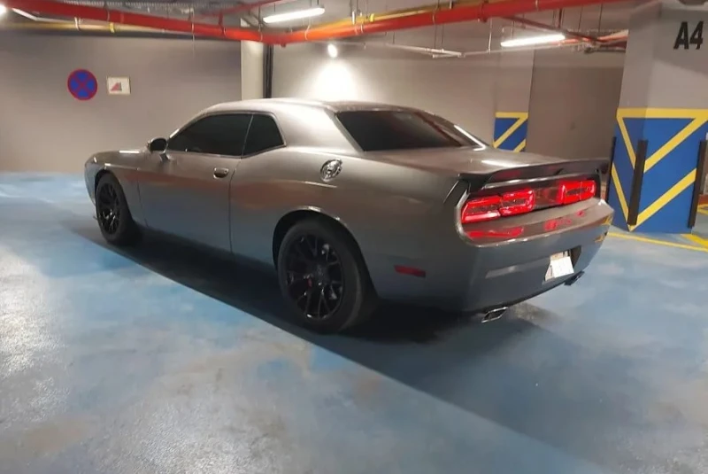 Dodge Challenger SRT, снимка 5 - Автомобили и джипове - 47493293