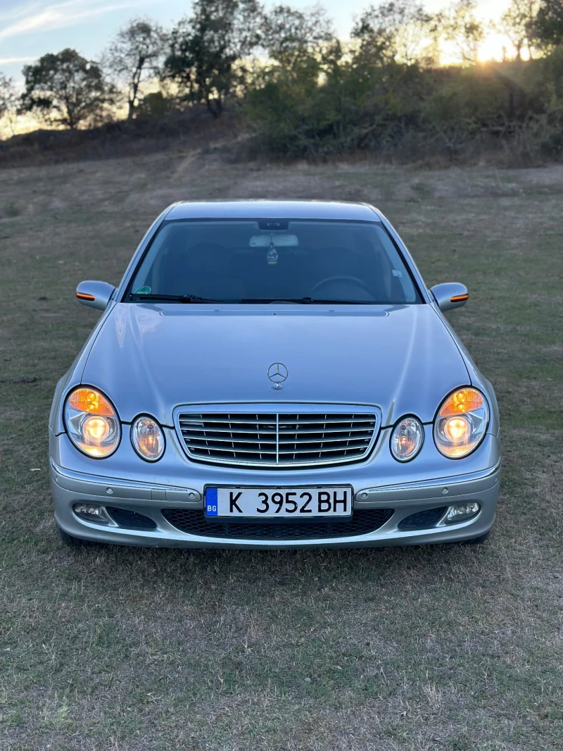 Mercedes-Benz E 220, снимка 1 - Автомобили и джипове - 47588931