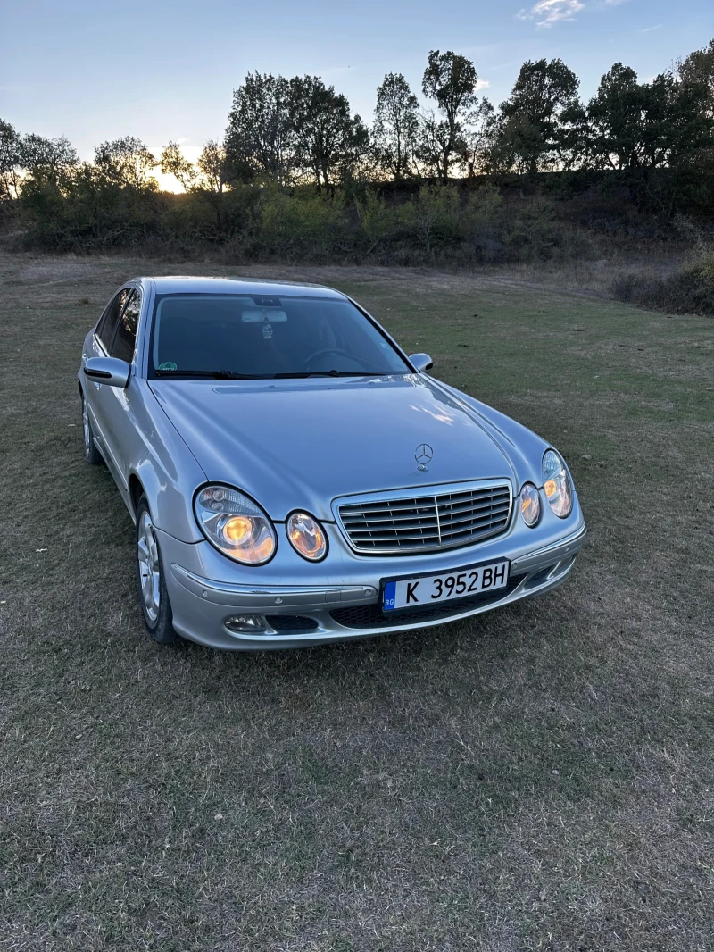 Mercedes-Benz E 220, снимка 5 - Автомобили и джипове - 47588931