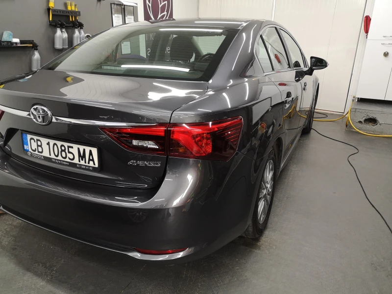 Toyota Avensis 1.8 Executive, снимка 2 - Автомобили и джипове - 49404979