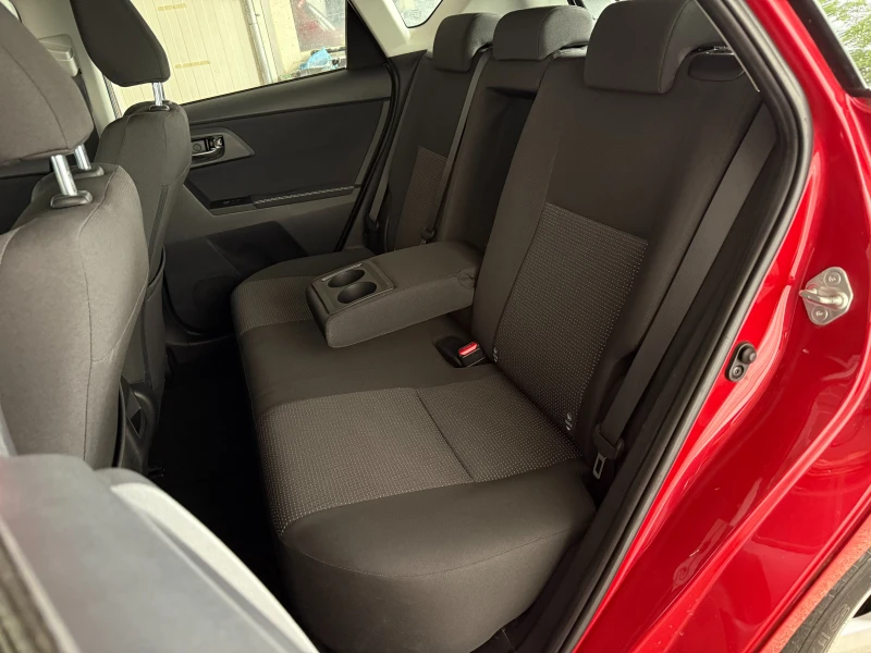 Toyota Auris 1.33i* СЕРВИЗНА КНИЖКА С ПЪЛНА ИСТОРИЯ В ТОЙОТА, снимка 11 - Автомобили и джипове - 51332364