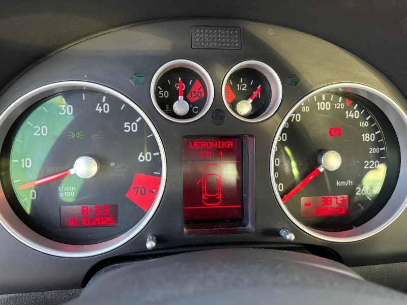 Audi Tt Като нова, снимка 11 - Автомобили и джипове - 52024254