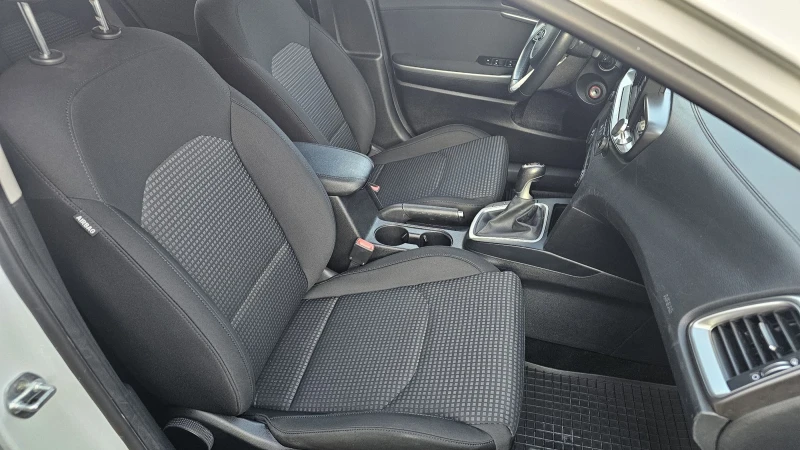 Skoda Octavia 1.6tdi 115 EURO6 , снимка 8 - Автомобили и джипове - 52527364