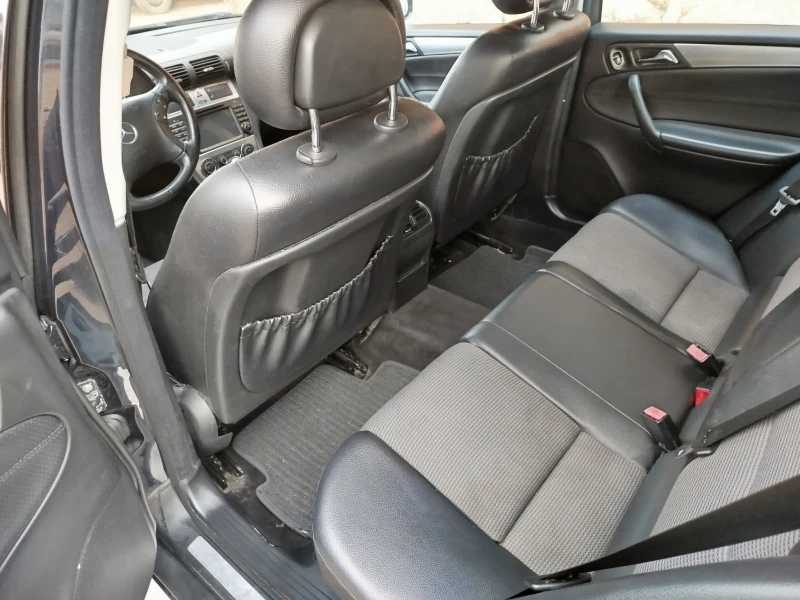 Dacia Logan, снимка 6 - Автомобили и джипове - 52830192