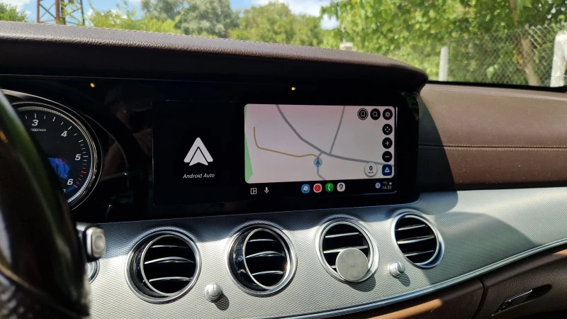 Mercedes-Benz E 220 W213, снимка 16 - Автомобили и джипове - 52851318