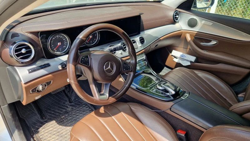 Mercedes-Benz E 220 W213, снимка 10 - Автомобили и джипове - 52851318