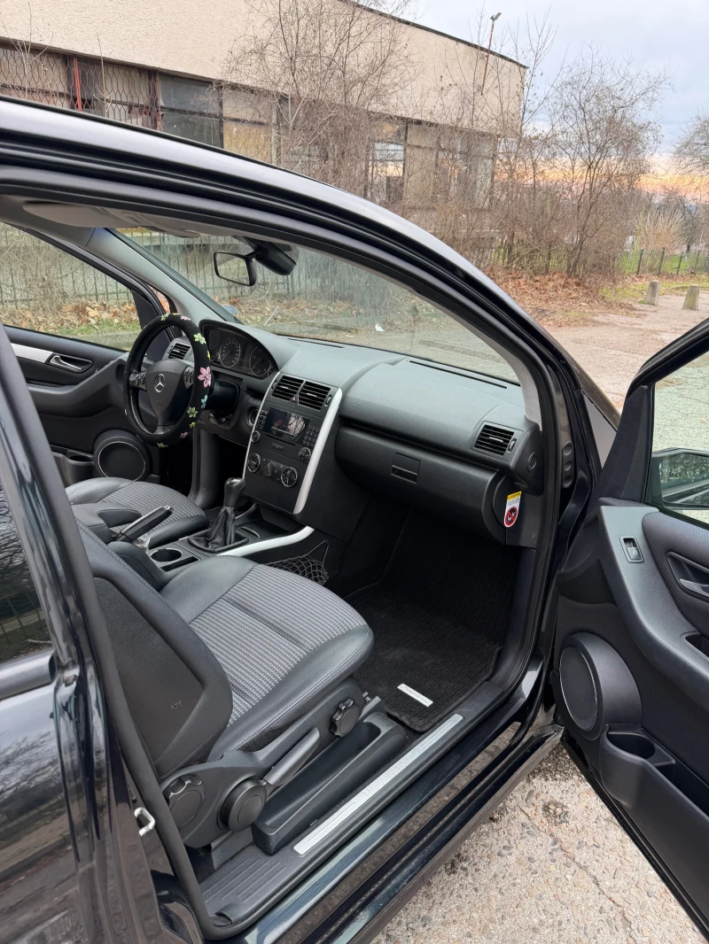 Mercedes-Benz A 180, снимка 10 - Автомобили и джипове - 52977056