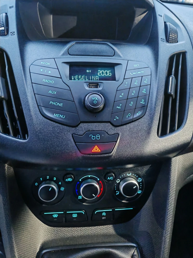 Ford Connect 1.0, 101к.с., снимка 11 - Автомобили и джипове - 53071212