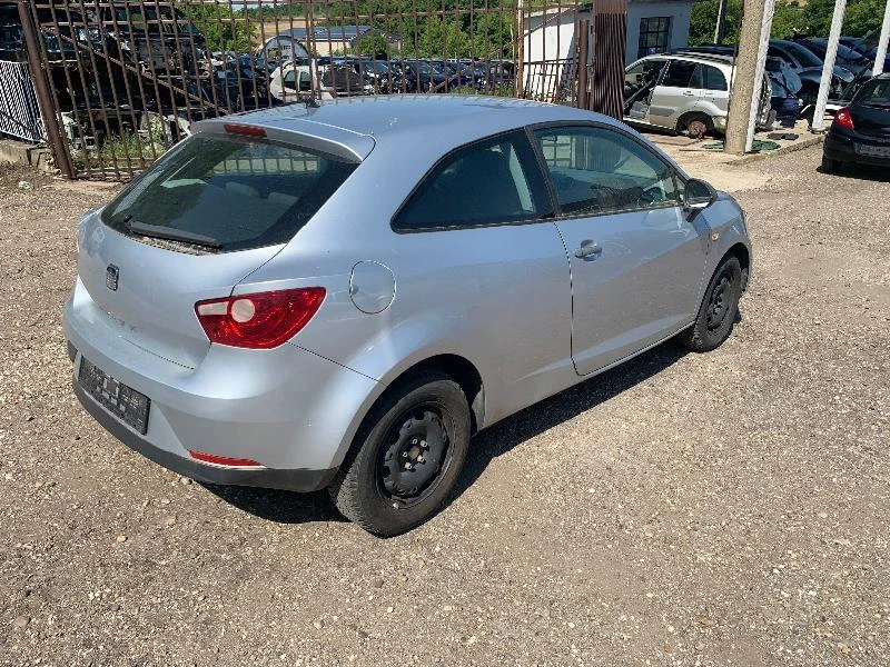 Seat Ibiza 1.2i 70кс, снимка 5 - Автомобили и джипове - 32486236