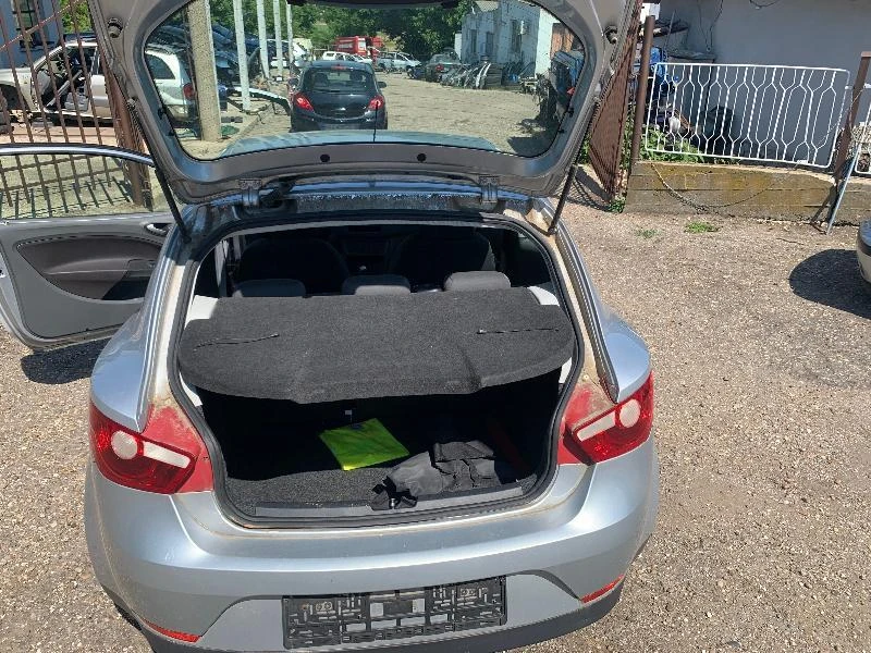 Seat Ibiza 1.2i 70кс, снимка 8 - Автомобили и джипове - 32486236