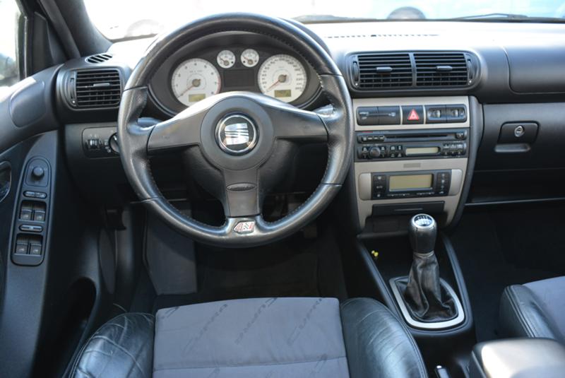 Seat Leon 2.8-VR6-CUPRA 4X4, снимка 9 - Автомобили и джипове - 43453037