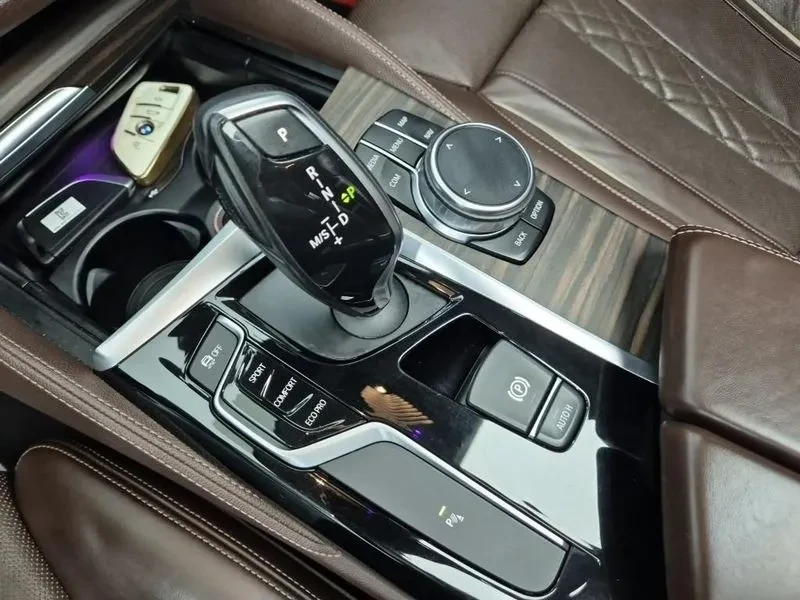 BMW 520 LUXURY PLUS, снимка 10 - Автомобили и джипове - 54778785