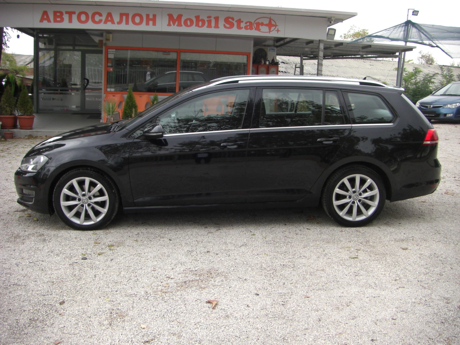 VW Golf 2.0TDI High Line NAVI AVTOMAT EURO 6B - изображение 2