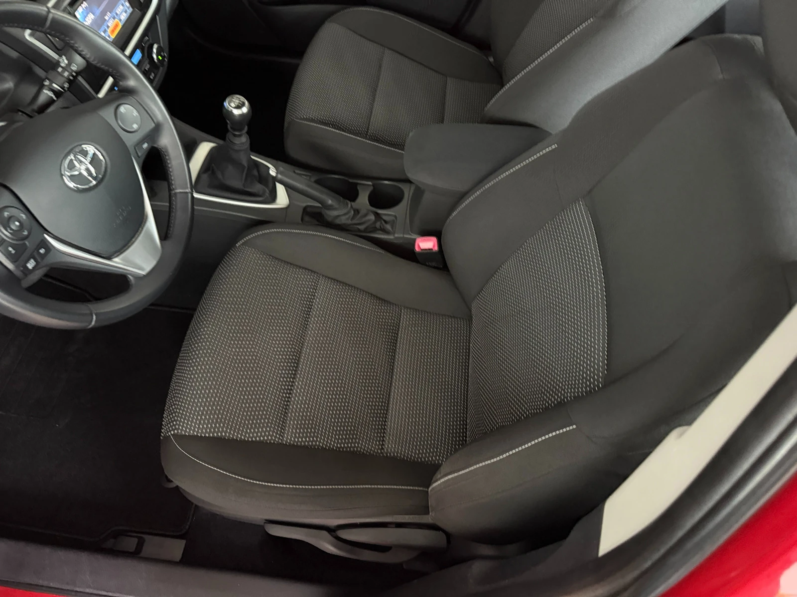 Toyota Auris 1.33i* СЕРВИЗНА КНИЖКА С ПЪЛНА ИСТОРИЯ В ТОЙОТА - изображение 9