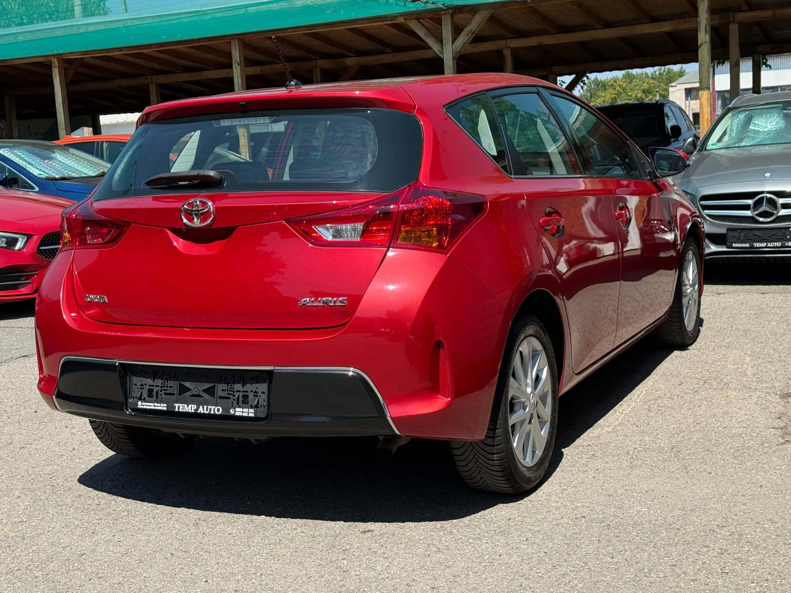 Toyota Auris 1.33i* СЕРВИЗНА КНИЖКА С ПЪЛНА ИСТОРИЯ В ТОЙОТА - изображение 5