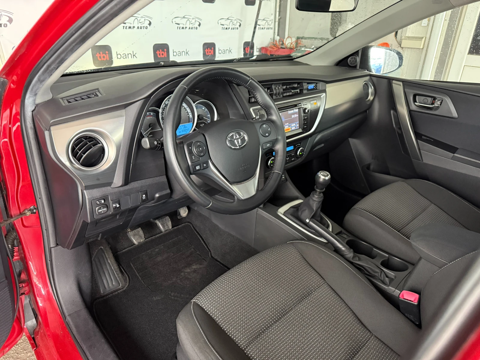 Toyota Auris 1.33i* СЕРВИЗНА КНИЖКА С ПЪЛНА ИСТОРИЯ В ТОЙОТА - изображение 8