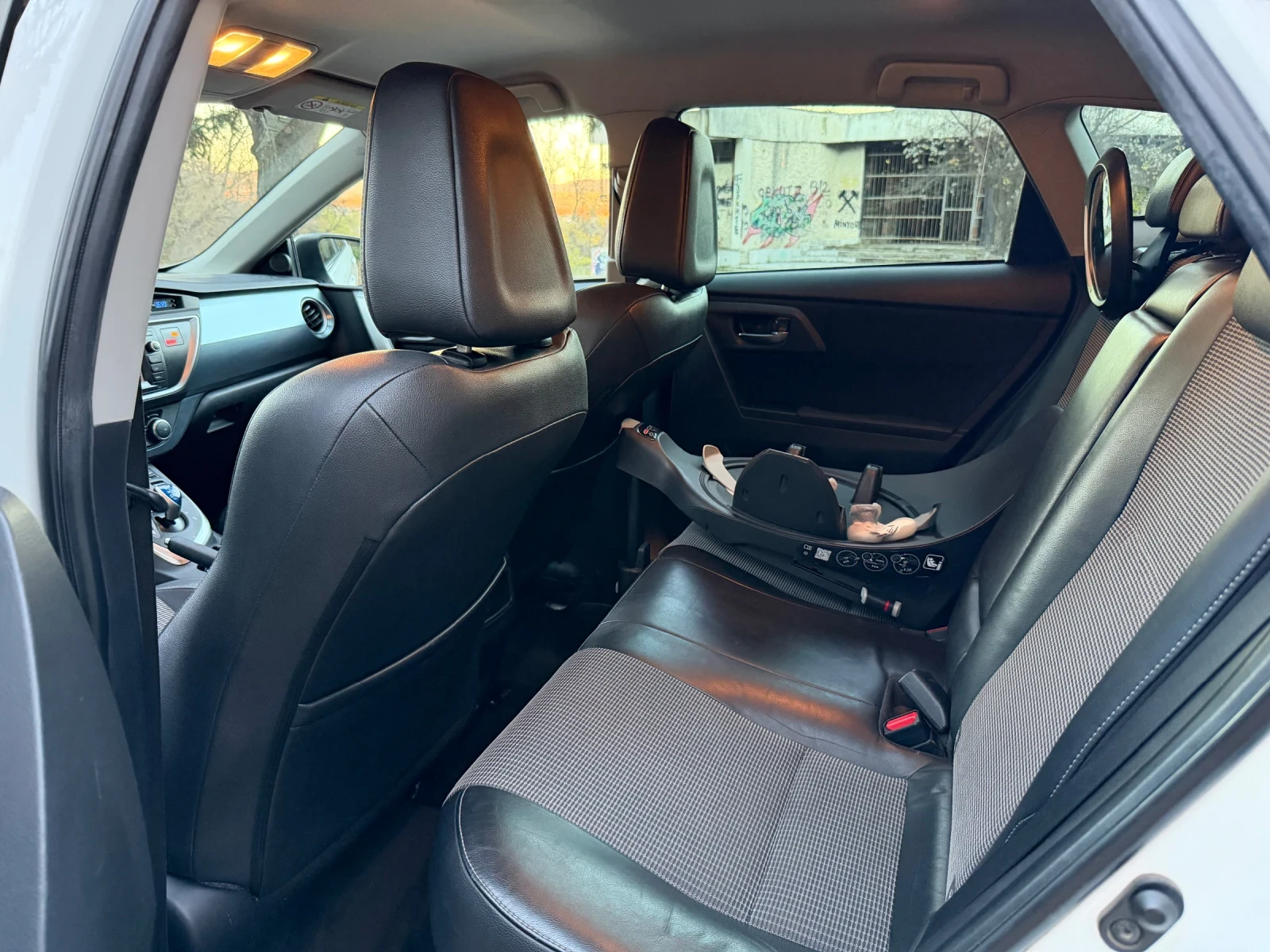 Toyota Auris HYBRID/1.8 | Mobile.bg   12