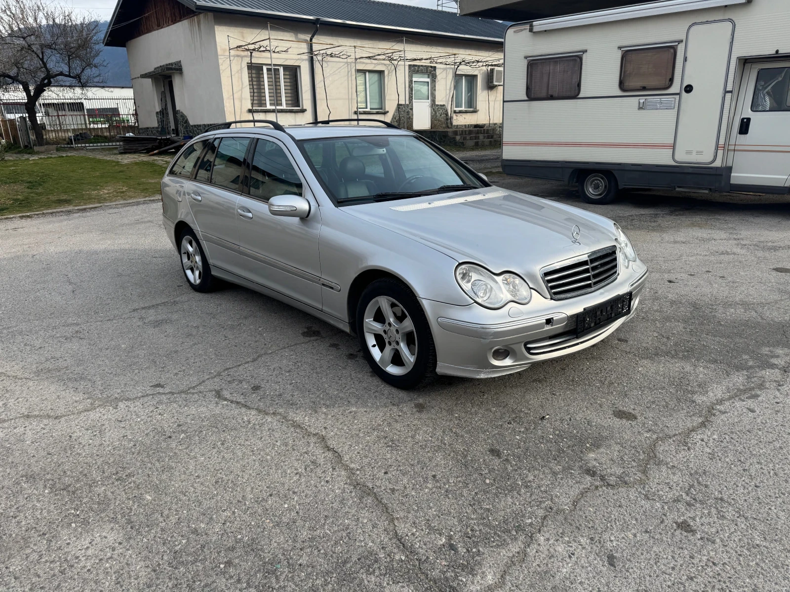 Mercedes-Benz C 220 Facelift, снимка 7 - Автомобили и джипове - 53916870