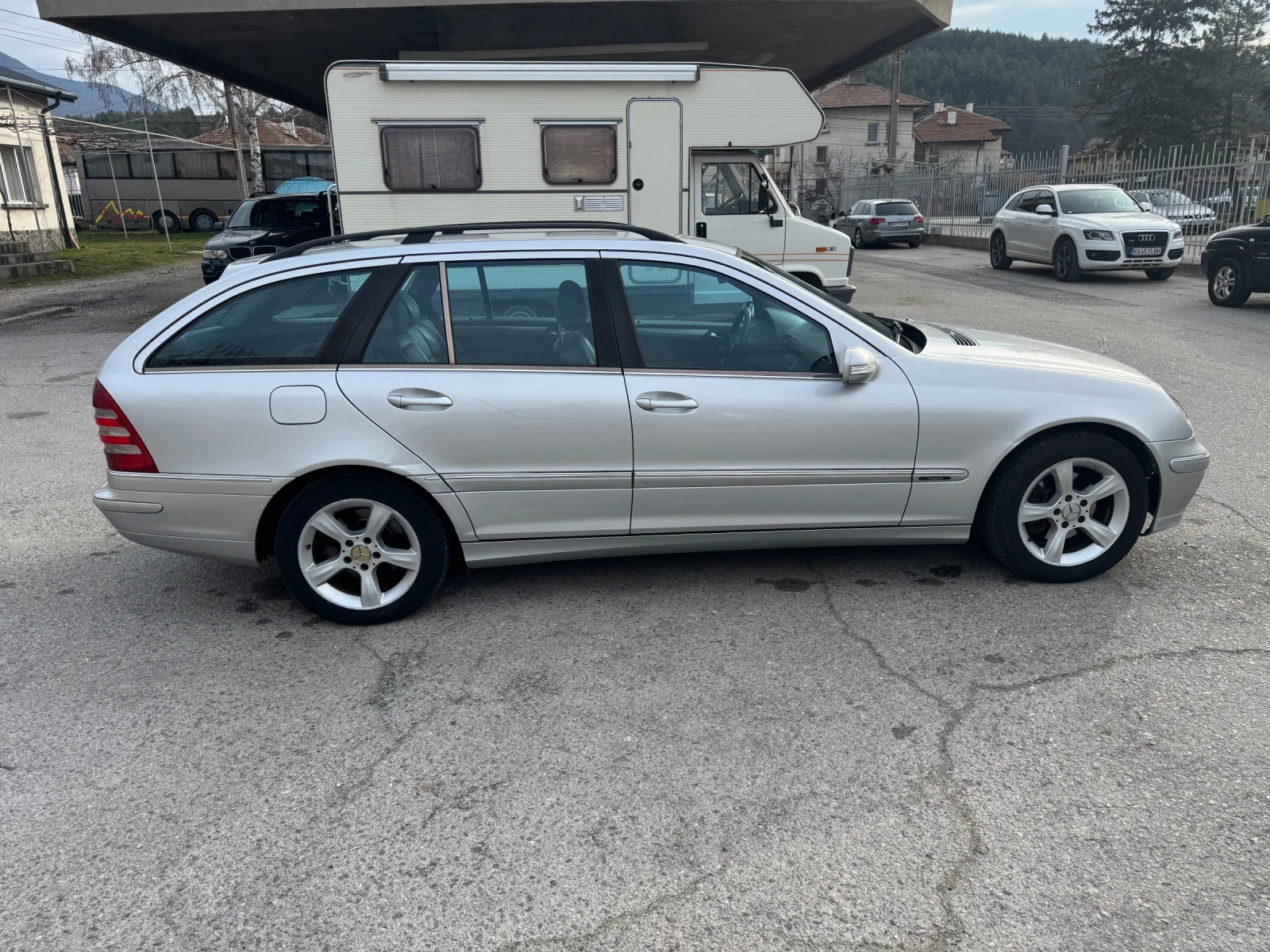 Mercedes-Benz C 220 Facelift, снимка 6 - Автомобили и джипове - 53916870
