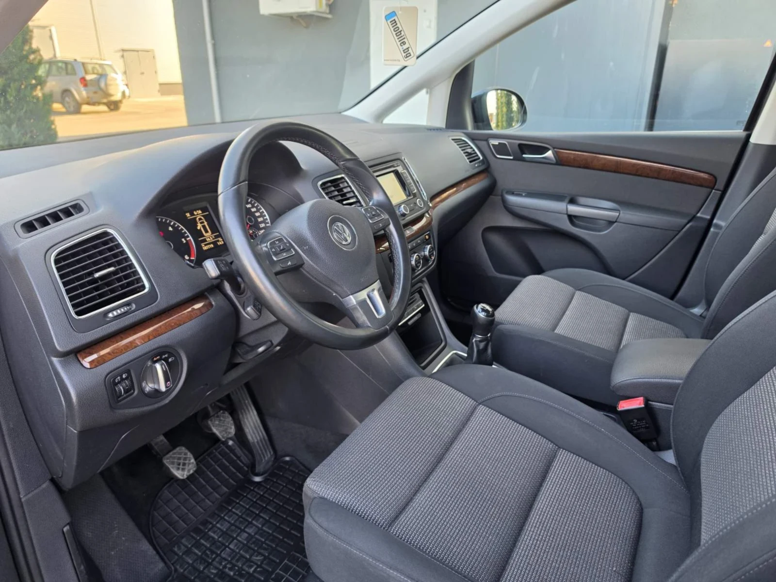 VW Sharan Lux, Navi, 7 mesta, снимка 13 - Автомобили и джипове - 54000617