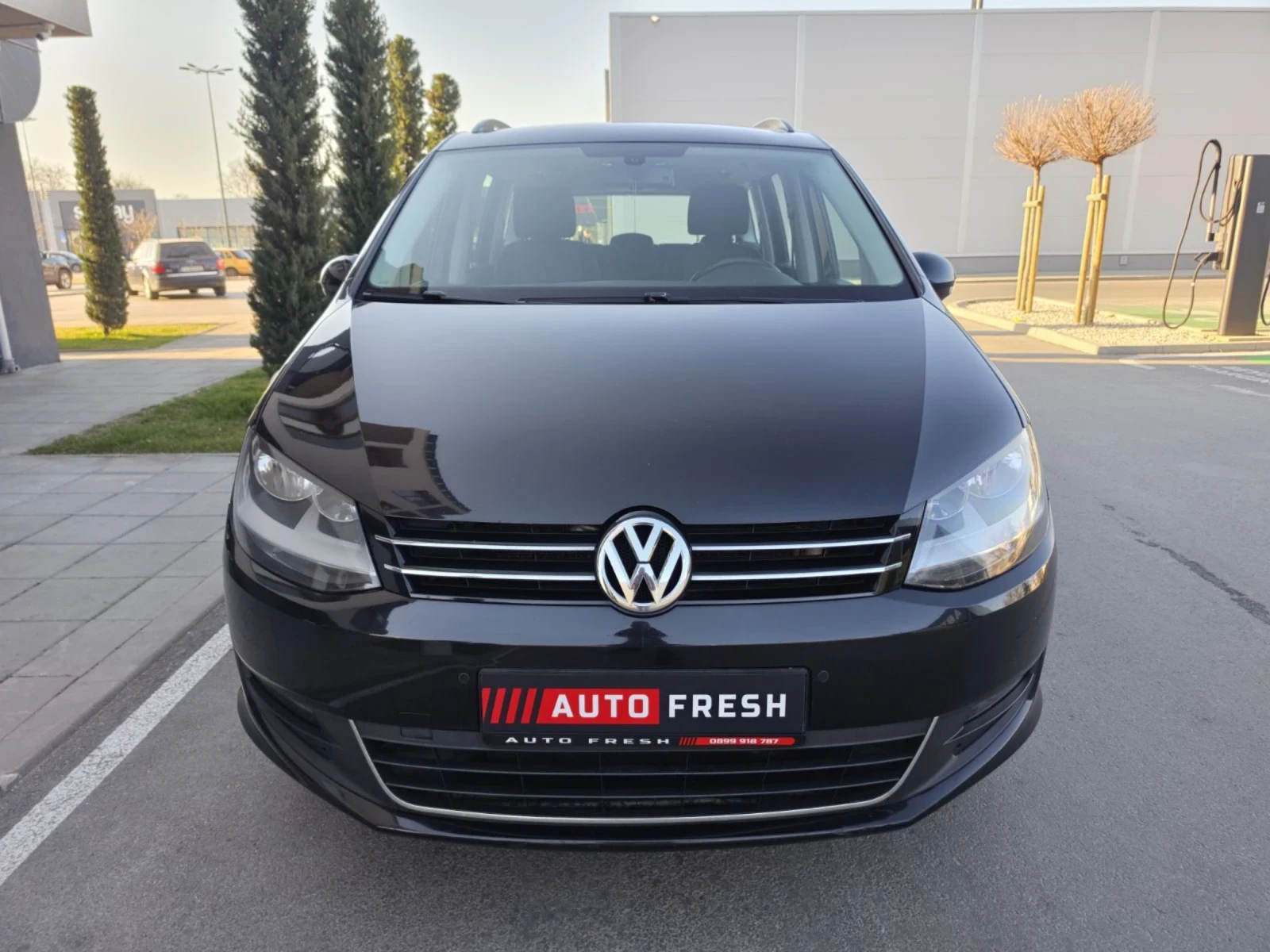 VW Sharan Lux, Navi, 7 mesta, снимка 3 - Автомобили и джипове - 54000617