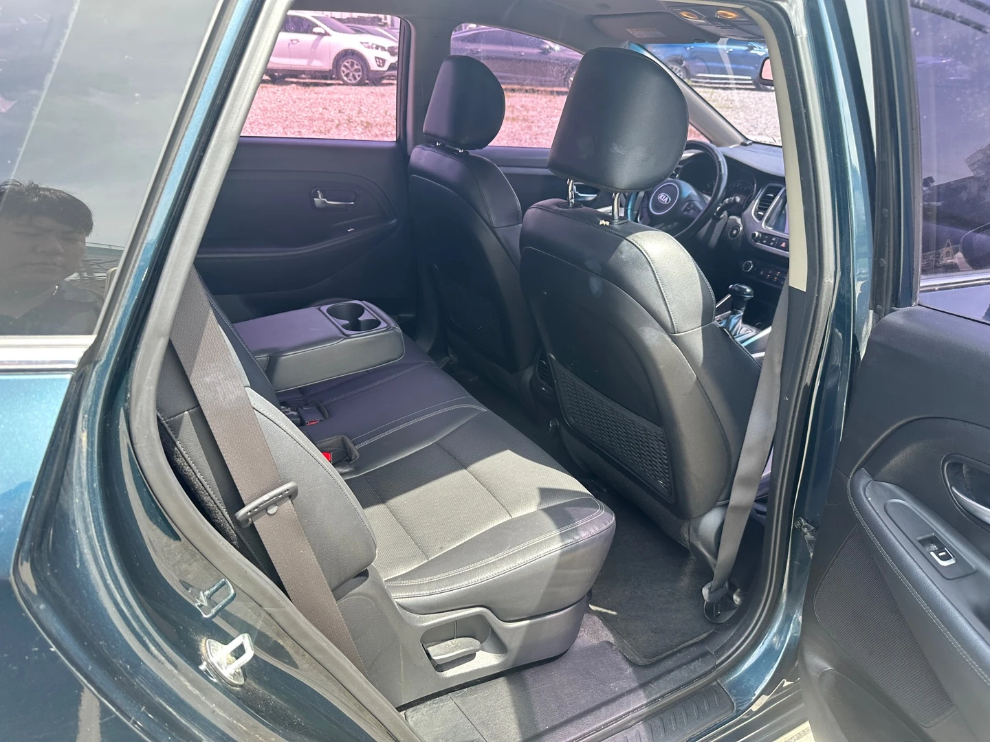 Kia Carens 2.0 Lpi, снимка 15 - Автомобили и джипове - 54331858