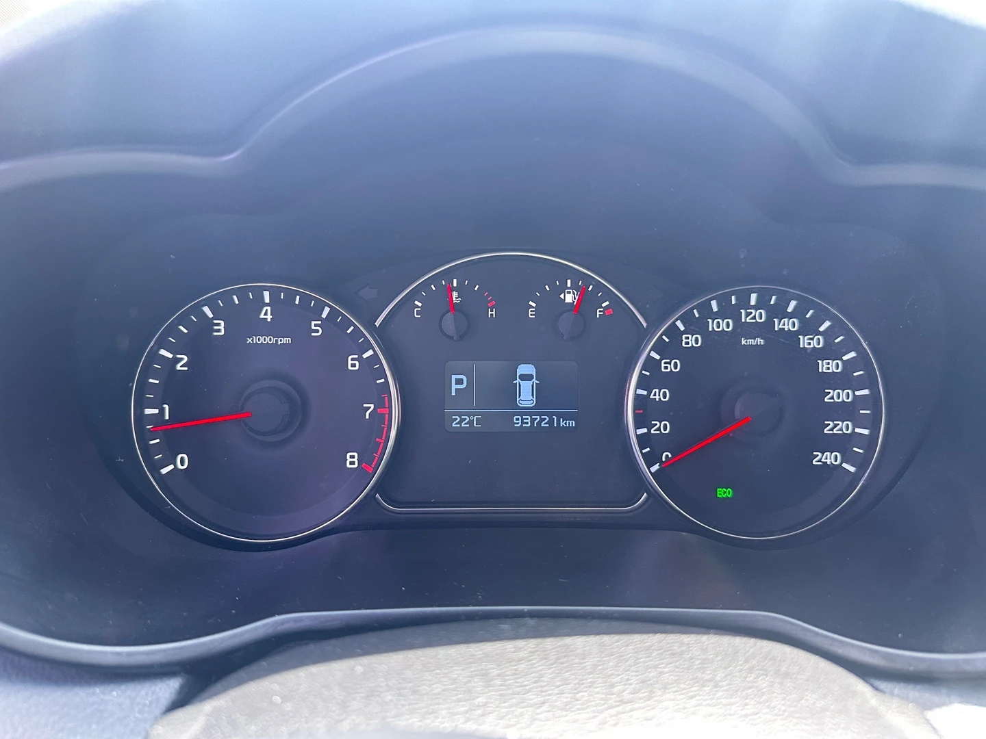 Kia Carens 2.0 Lpi, снимка 12 - Автомобили и джипове - 54331858