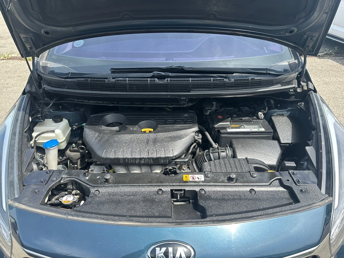 Kia Carens 2.0 Lpi, снимка 9 - Автомобили и джипове - 54331858