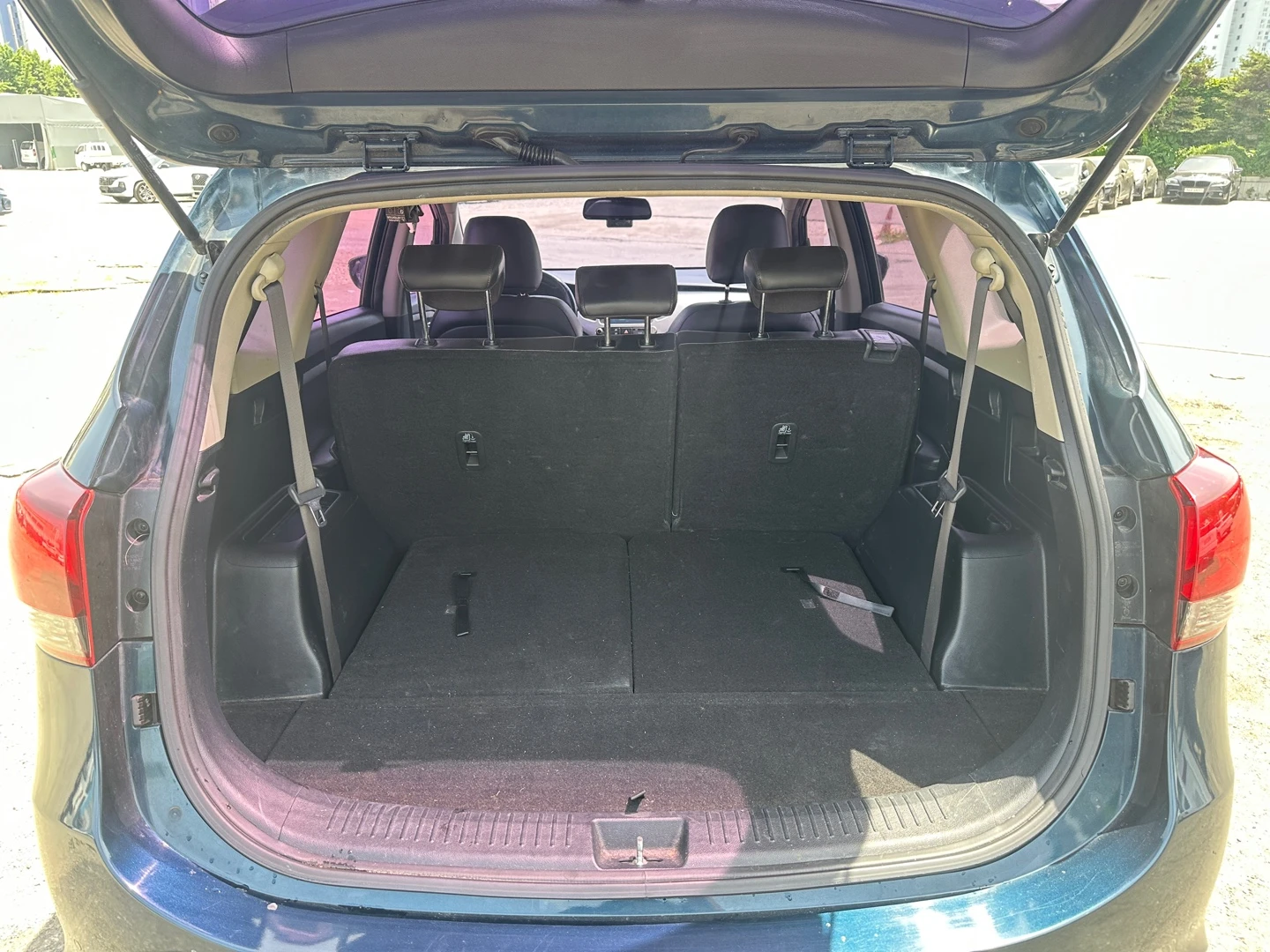 Kia Carens 2.0 Lpi, снимка 10 - Автомобили и джипове - 54331858