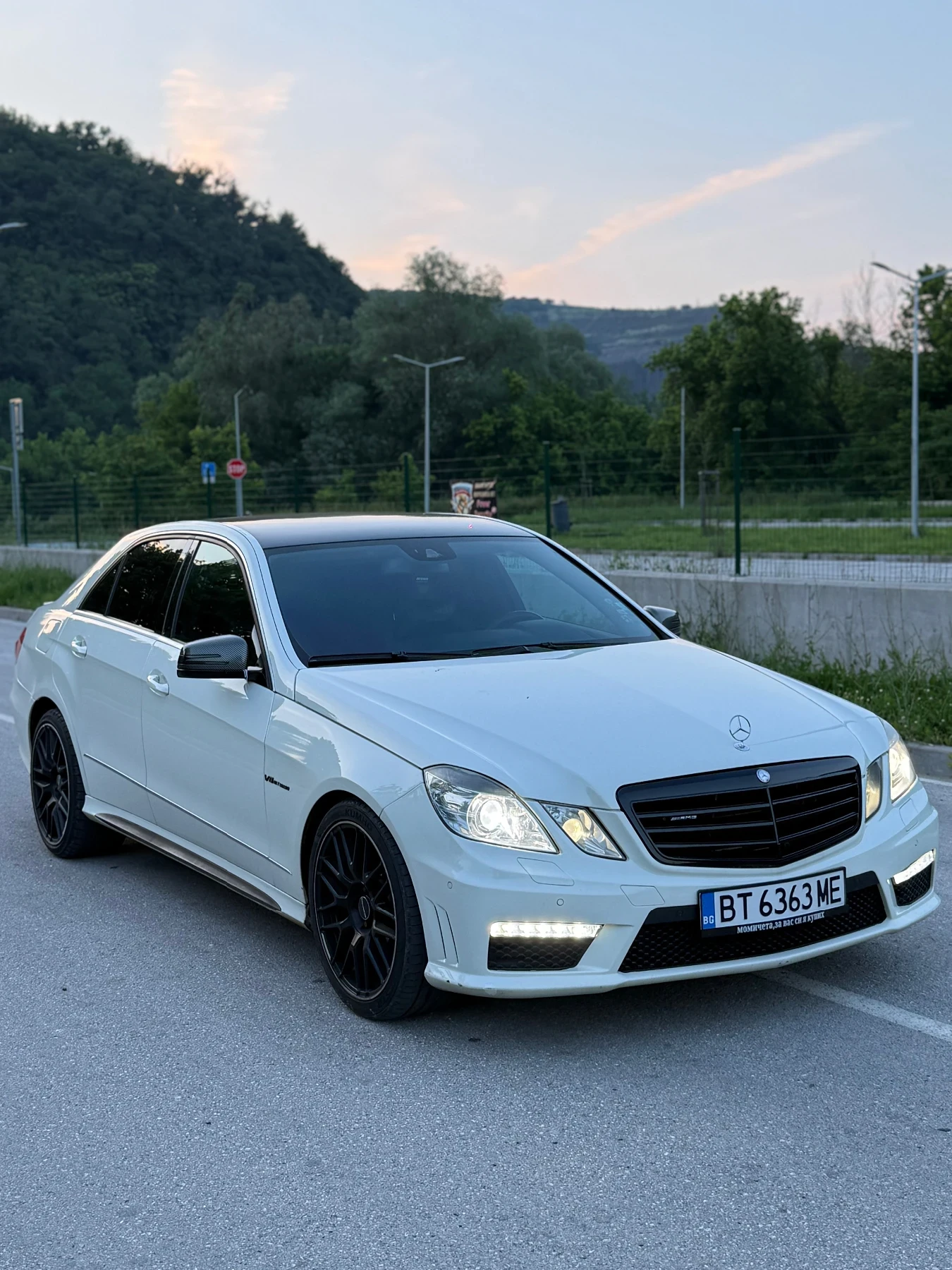 Mercedes-Benz E 300, снимка 2 - Автомобили и джипове - 54798036