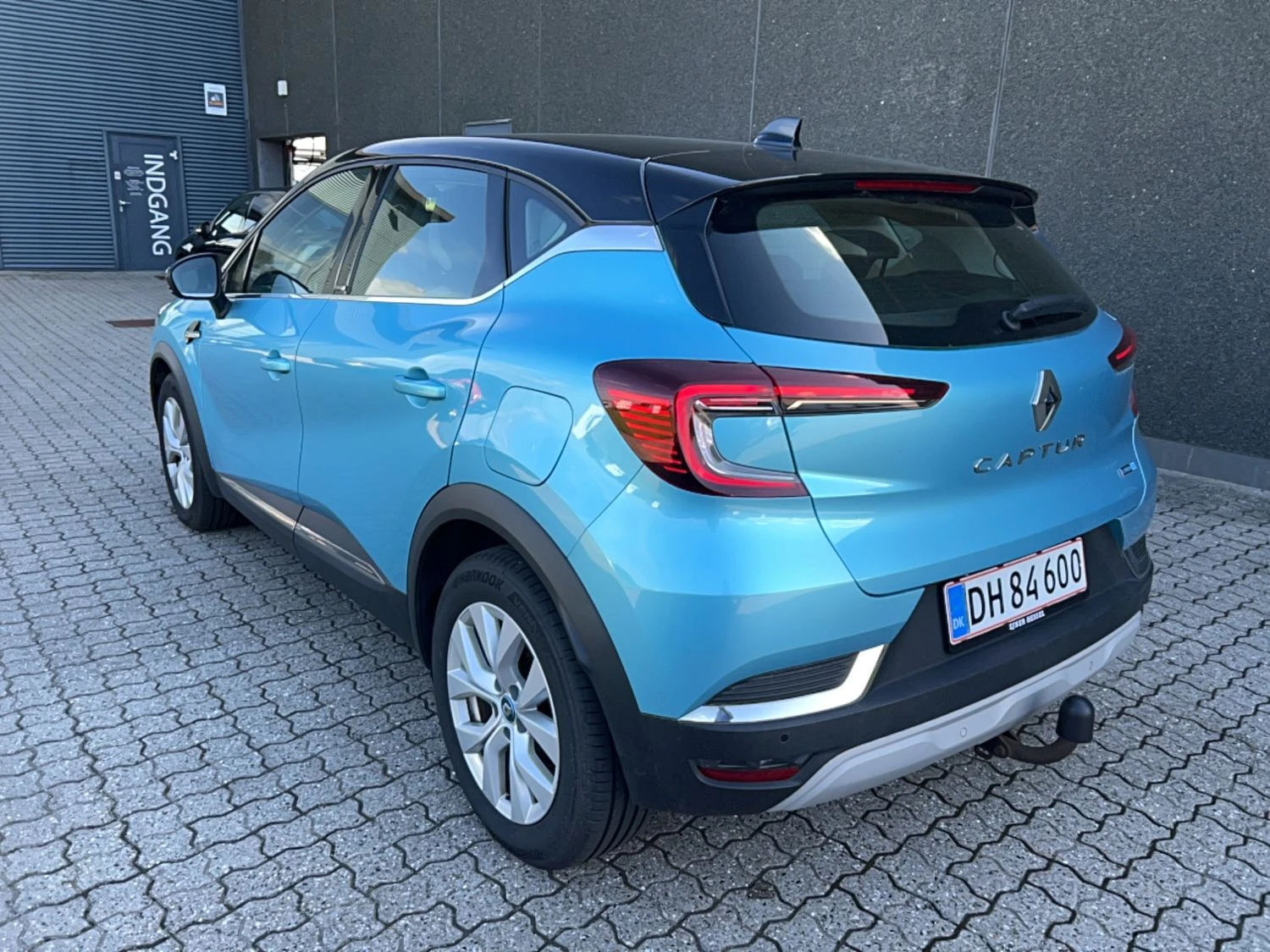 Renault Captur Intense 1.6 hybrid, снимка 6 - Автомобили и джипове - 55624169