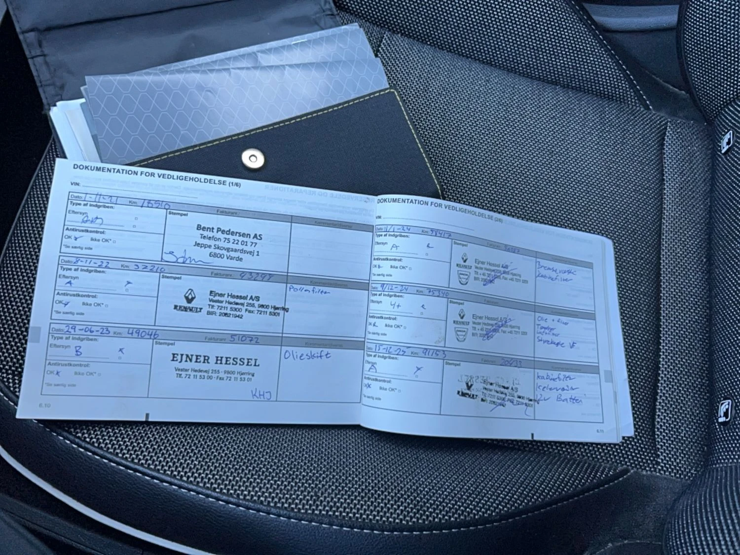 Renault Captur Intense 1.6 hybrid, снимка 9 - Автомобили и джипове - 55624169