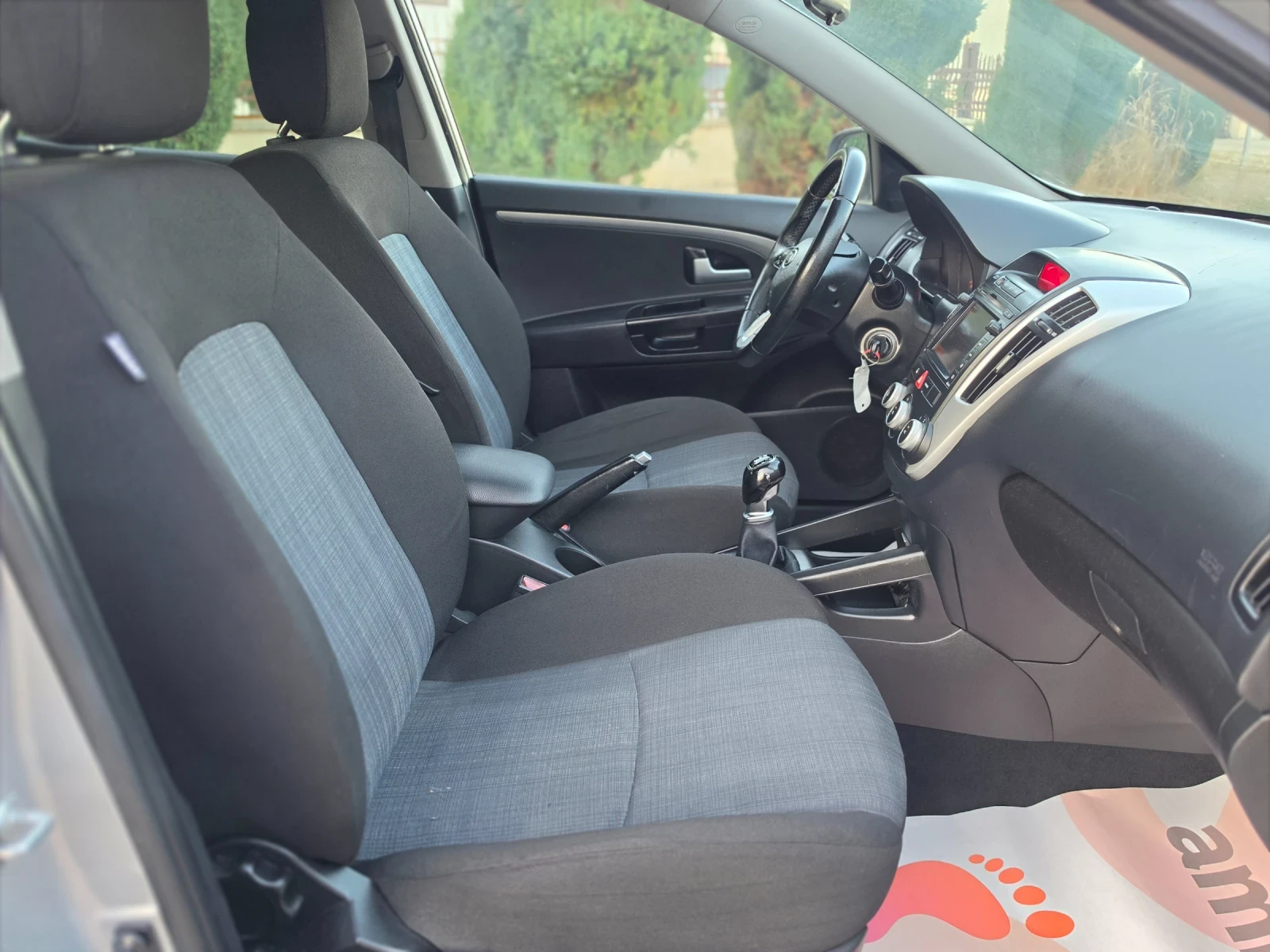 Kia Ceed 1.4i 90hp* NAVI * EURO 4 * КЛИМАТИК * ЛИЗИНГ * , снимка 13 - Автомобили и джипове - 55729615