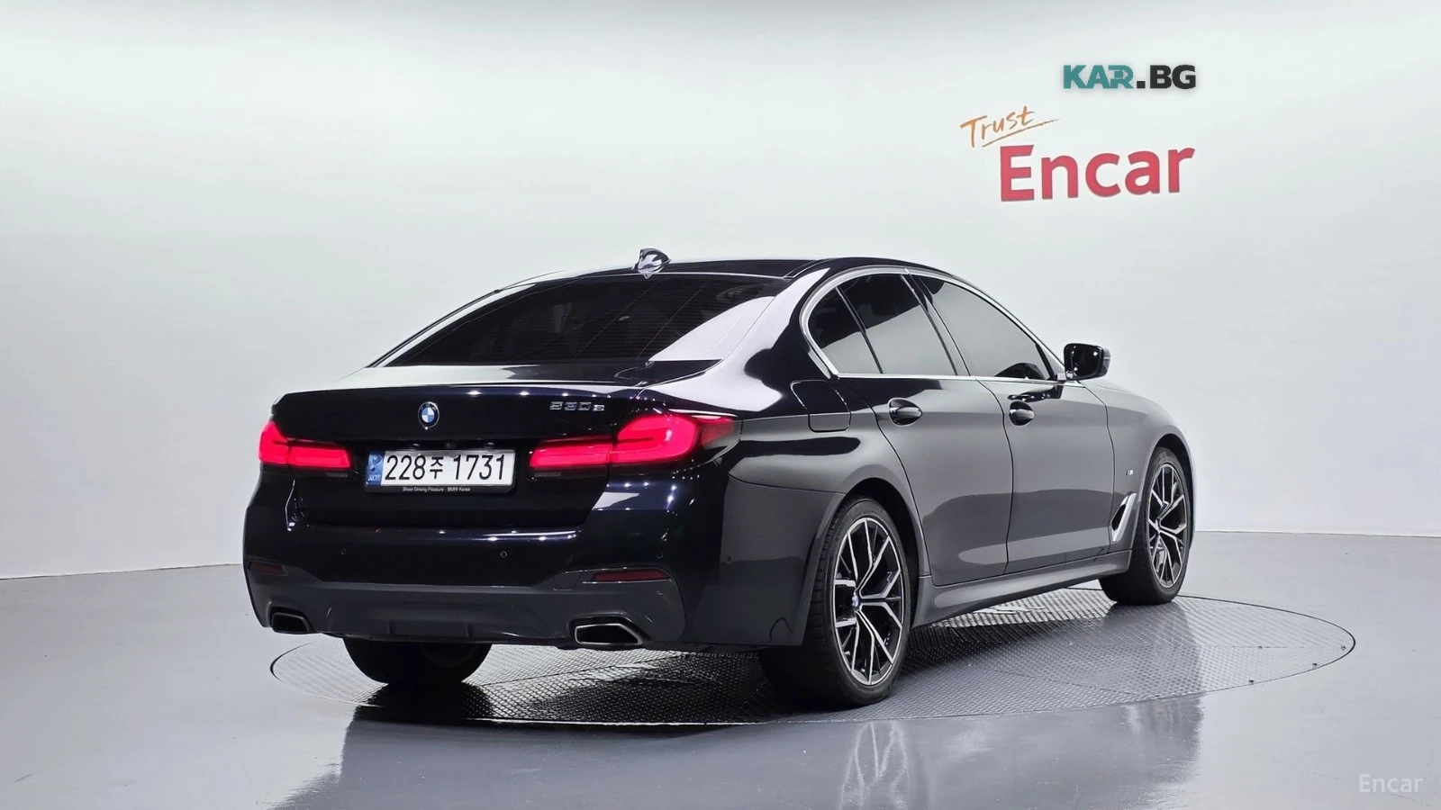 BMW 530E M-Sport/Drive-Assists/Sunroof, снимка 3 - Автомобили и джипове - 55896873