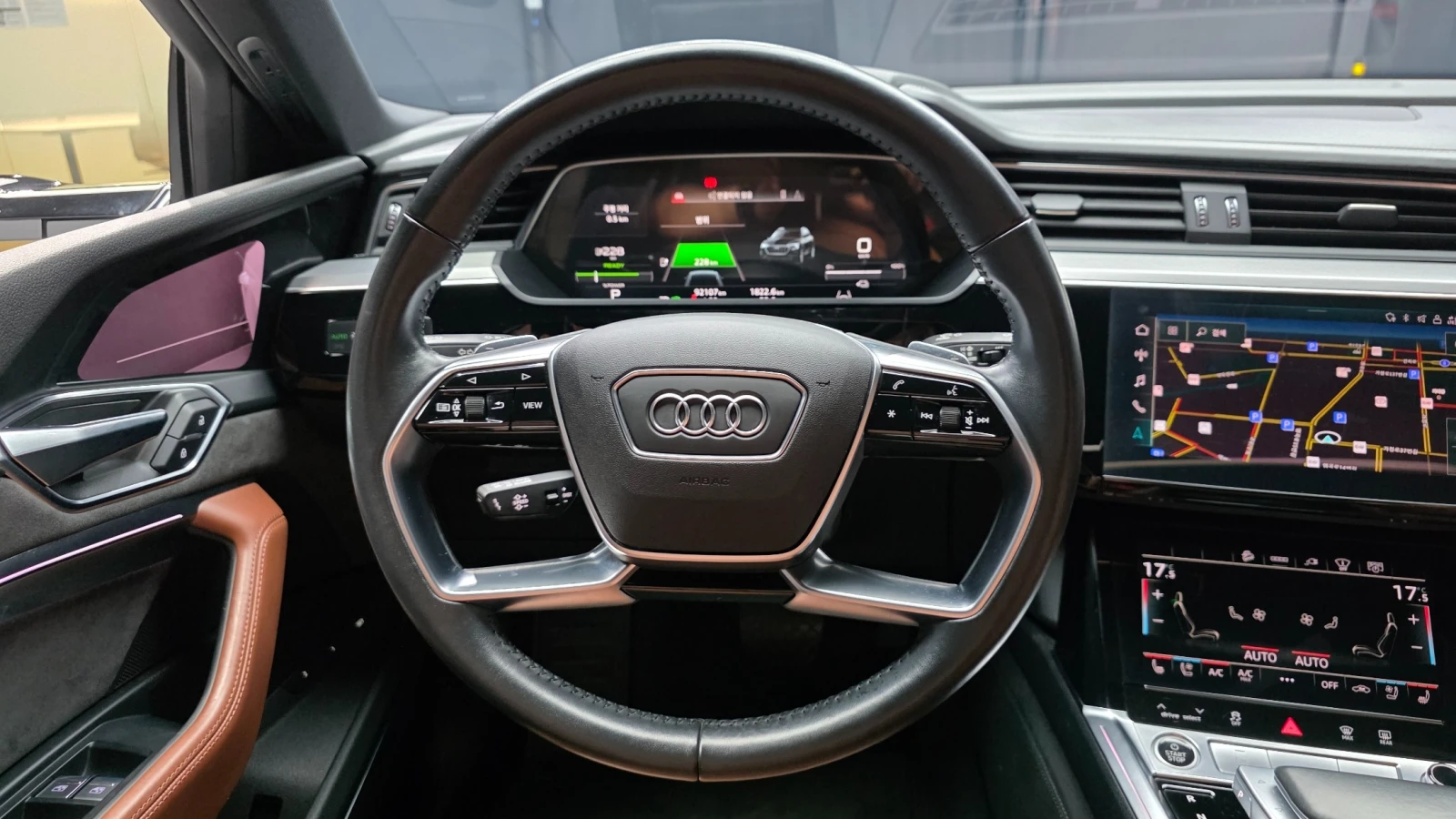 Audi E-Tron 55 Quattro , снимка 6 - Автомобили и джипове - 56011999