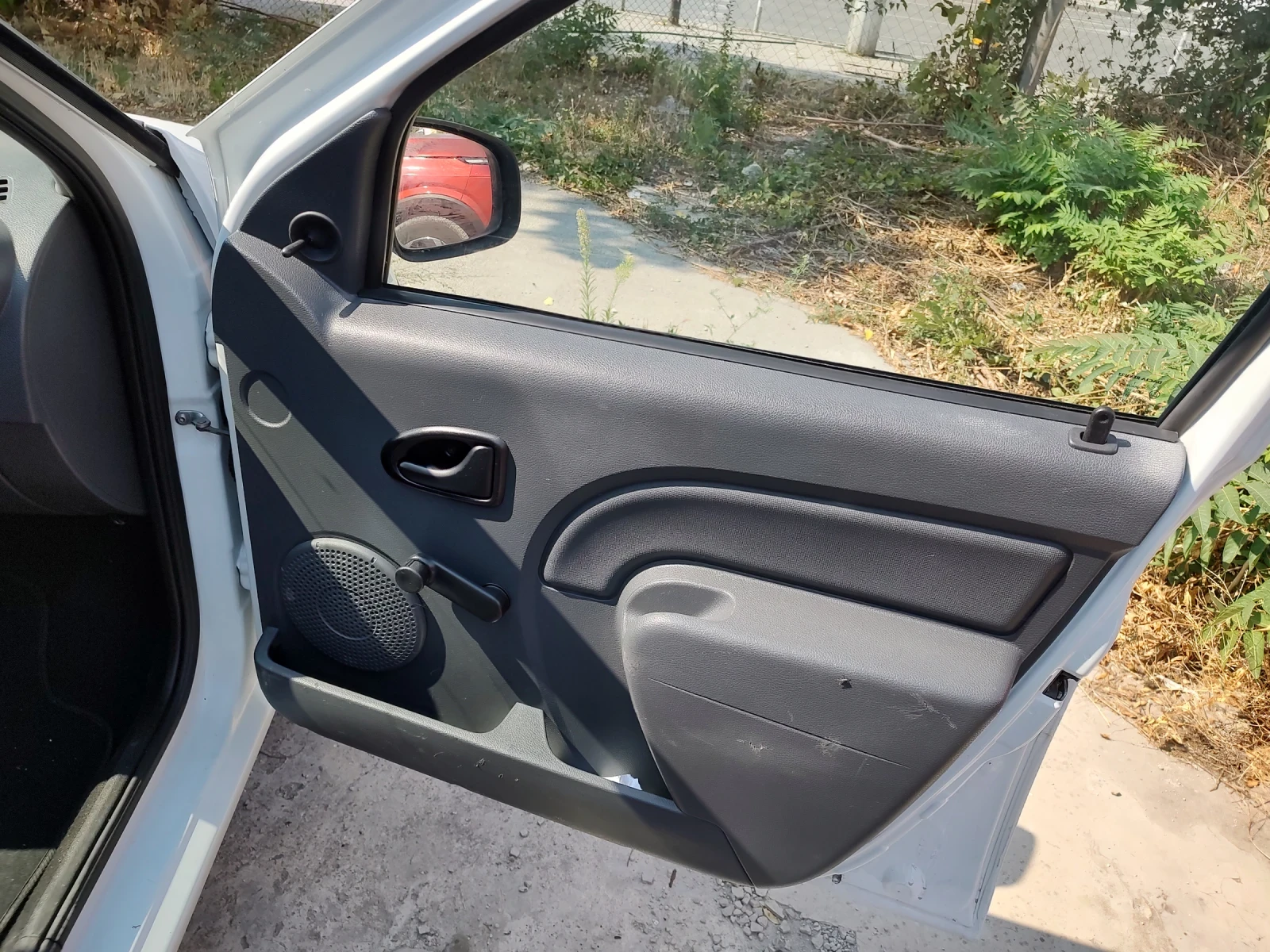 Dacia Logan 1.4 MPI, снимка 16 - Автомобили и джипове - 56165294