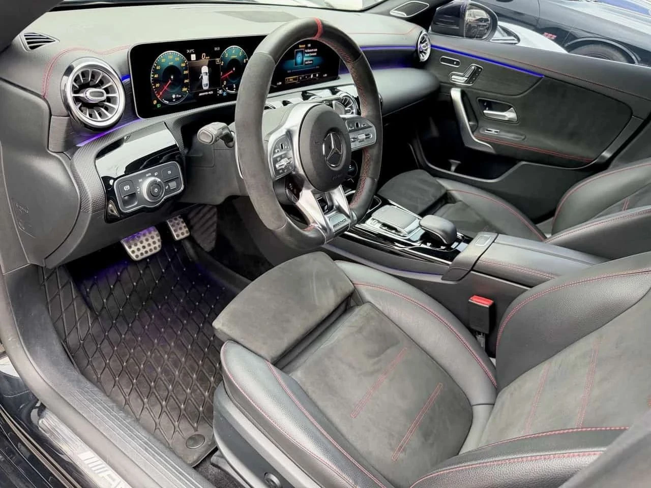 Mercedes-Benz CLA 350 AMG, снимка 9 - Автомобили и джипове - 56737892