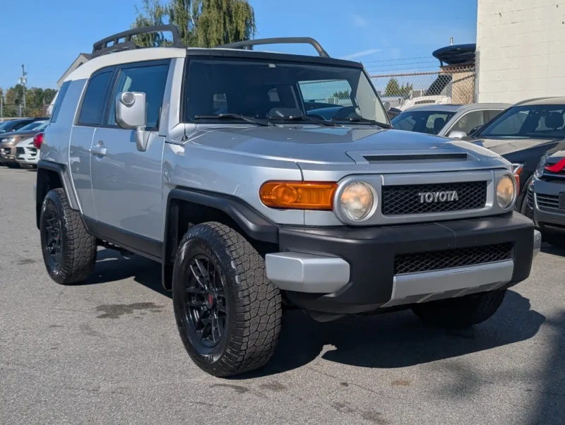 Toyota Fj cruiser 4WD, снимка 3 - Автомобили и джипове - 52449545