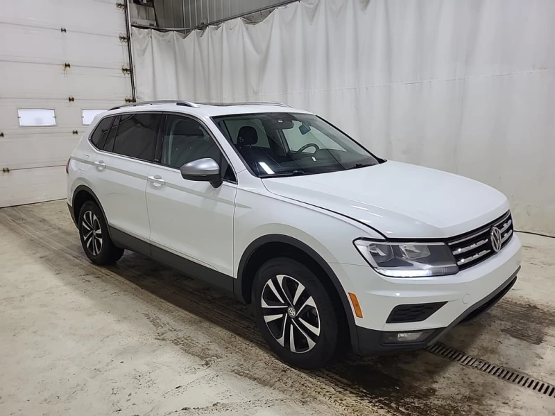 VW Tiguan * UNITED * CARFAX * БЕЗ ПЪРВОНАЧАЛНА ВНОСКА, снимка 2 - Автомобили и джипове - 52801026