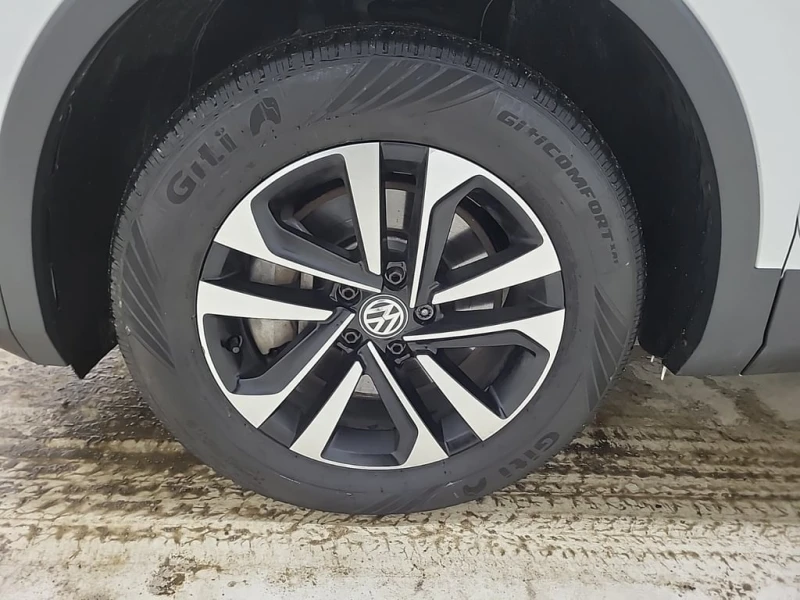VW Tiguan * UNITED * CARFAX * БЕЗ ПЪРВОНАЧАЛНА ВНОСКА, снимка 17 - Автомобили и джипове - 52801026