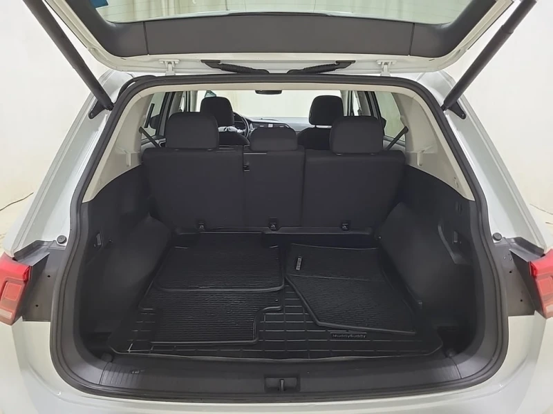 VW Tiguan * UNITED * CARFAX * БЕЗ ПЪРВОНАЧАЛНА ВНОСКА, снимка 16 - Автомобили и джипове - 52801026