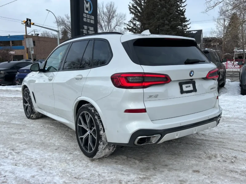 BMW X5 xDrive40i M-PACK/HARMAN KARDON/KEYLESS/PANO, снимка 4 - Автомобили и джипове - 53057902