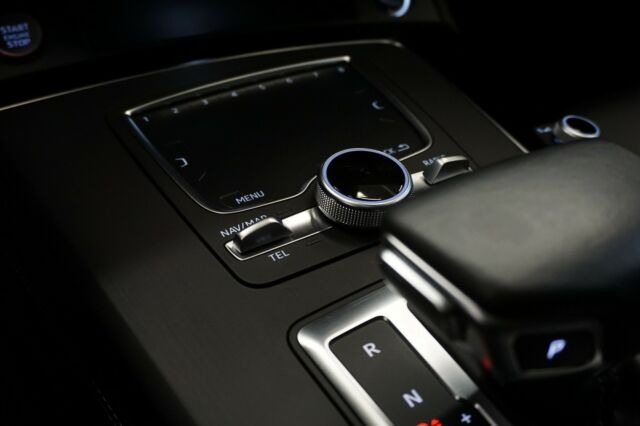 Audi SQ5 3.0 TFSI q.1H* ACC* B&O* Luft* Virtual* , снимка 8 - Автомобили и джипове - 46344375