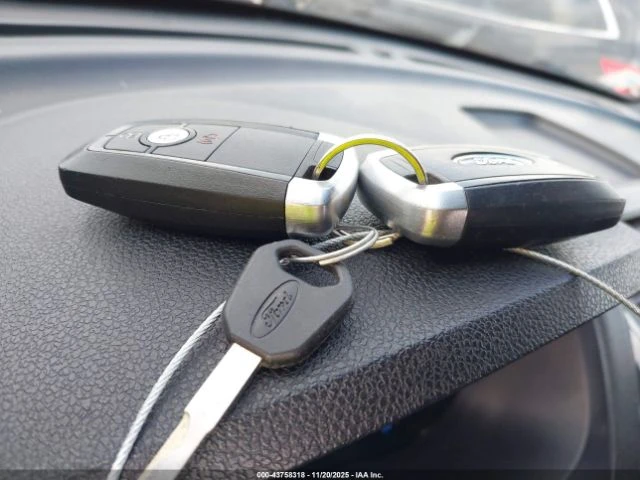 Ford Explorer XLT* CO-PILOT360* LANE KEEP* KEYLESS* CARPLAY* , снимка 10 - Автомобили и джипове - 53100656