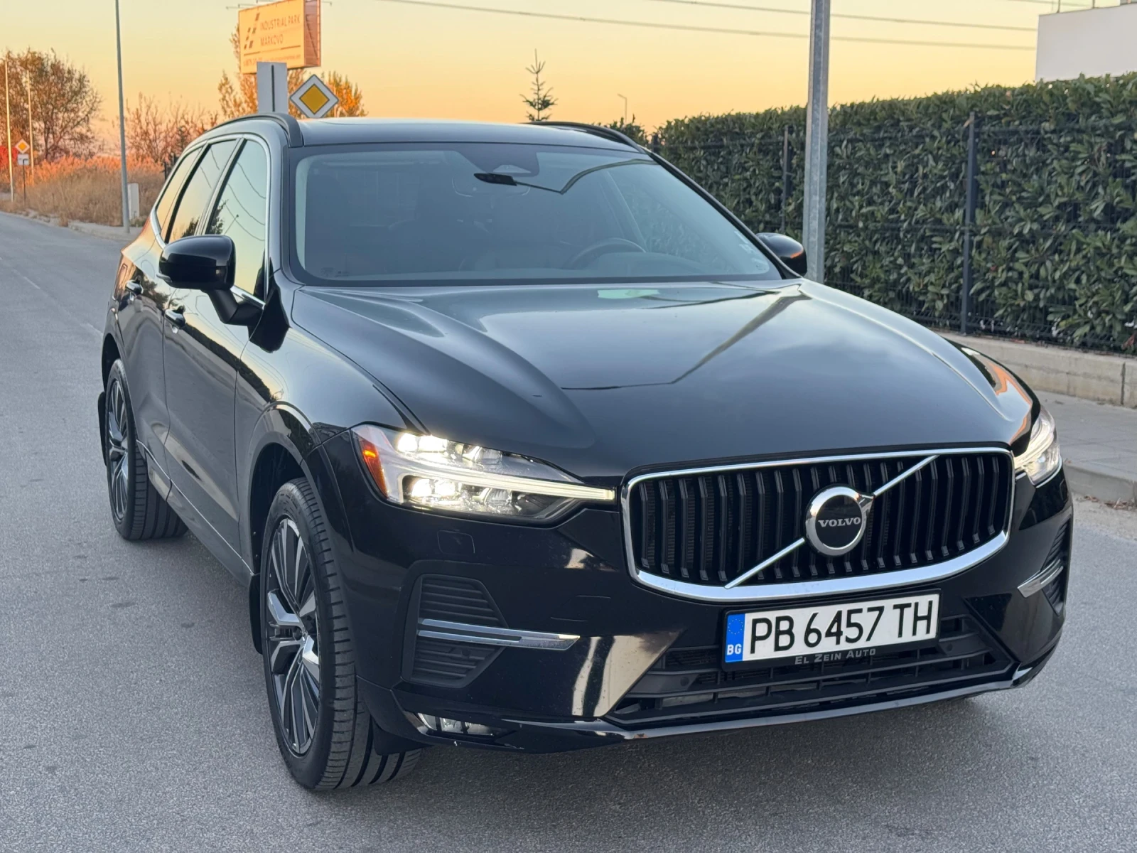 Volvo XC60 B6 Mild Hybrid/ПАНО/CAM/LED/4X4/7г.ГАРАНЦИЯ ! ! !  - изображение 2