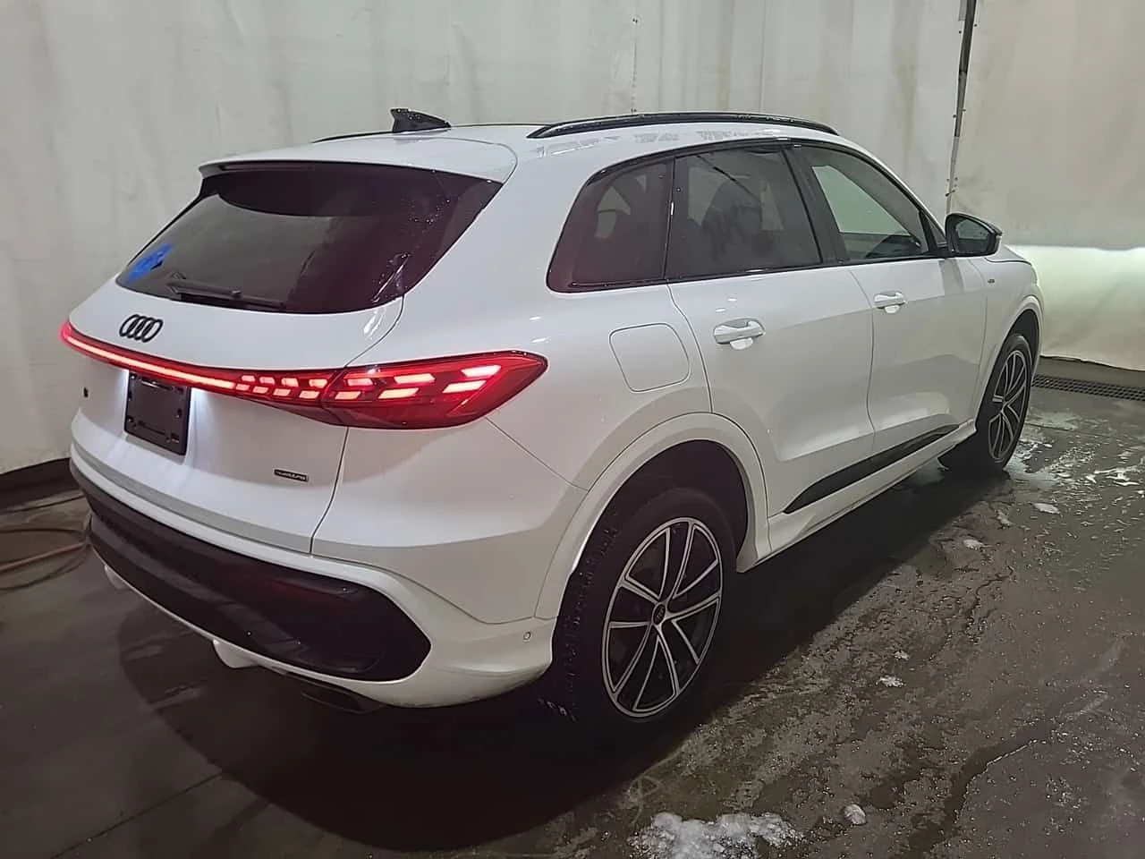 Audi Q5 * 2.0 TFSI QUATTRO * ДИСТРОНИК * 360 * ОБДУХВАНЕ - изображение 4